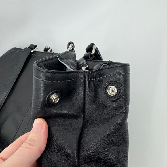 Coach Hamptons Weekend Perforated Tote Black Cream Leather Large Shoulder Bag - Picture 12 of 16